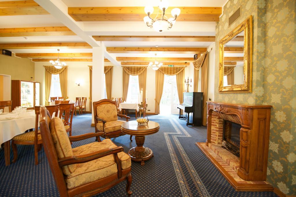 Villa Hotel Theresa Rakvere Ngoại thất bức ảnh