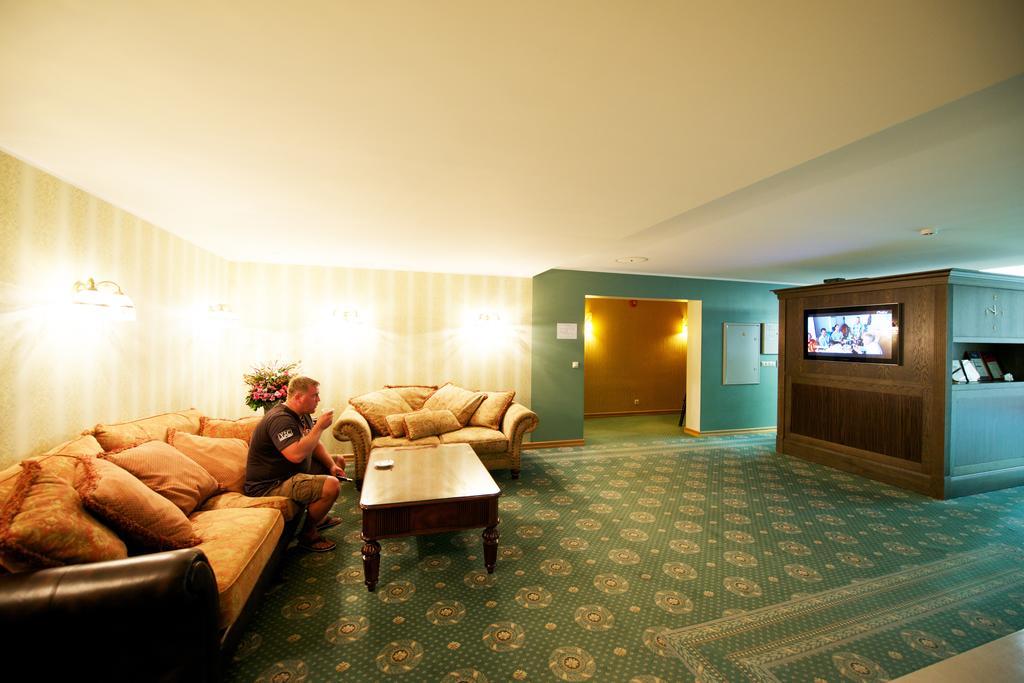 Villa Hotel Theresa Rakvere Ngoại thất bức ảnh